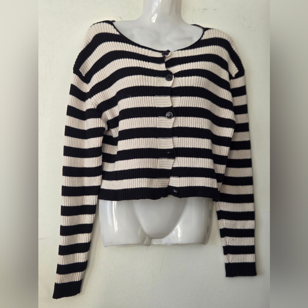 Dazy Cute Cropped Striped Black and White Cardigan